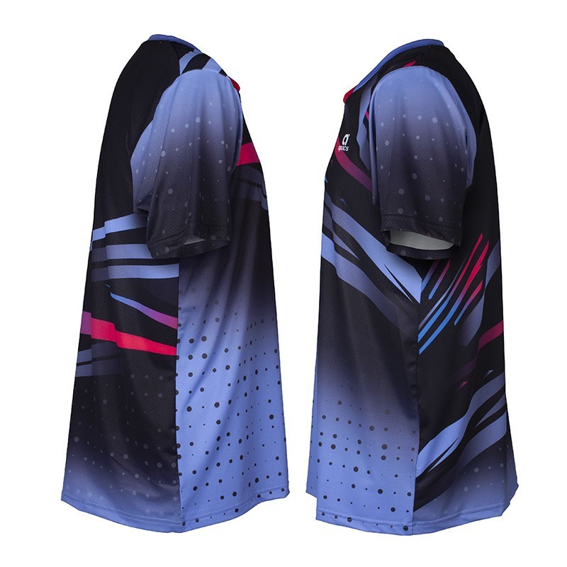 Paneles ventilados y costuras reforzadas APACS 10152 black & purple multideporte