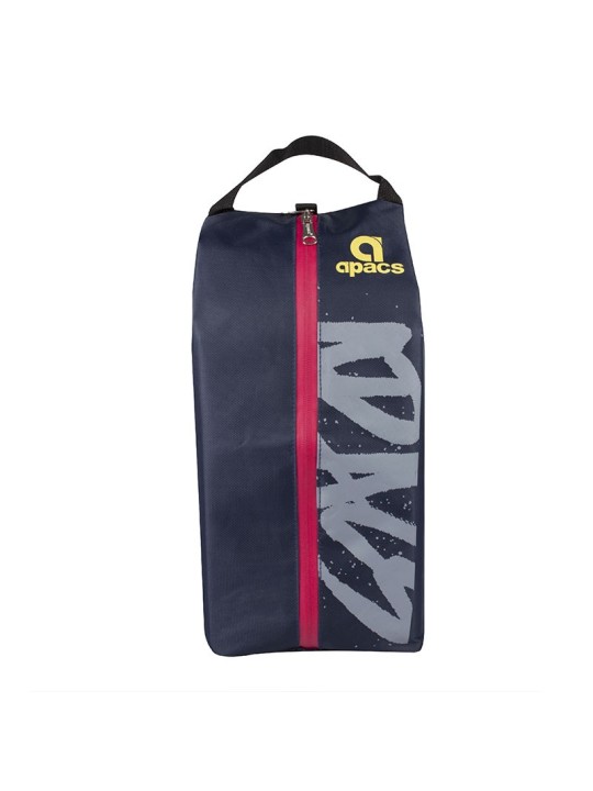 Primer plano de cremallera con revestimiento de goma en bolsa deportiva APACS, cierre seguro y duradero